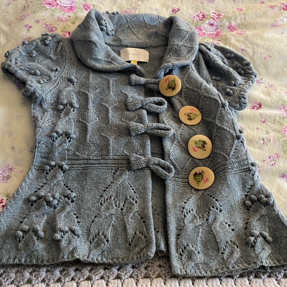 Anthropologie Liefsdottir sweater. Short sleeve with beautiful big buttons. EUC.